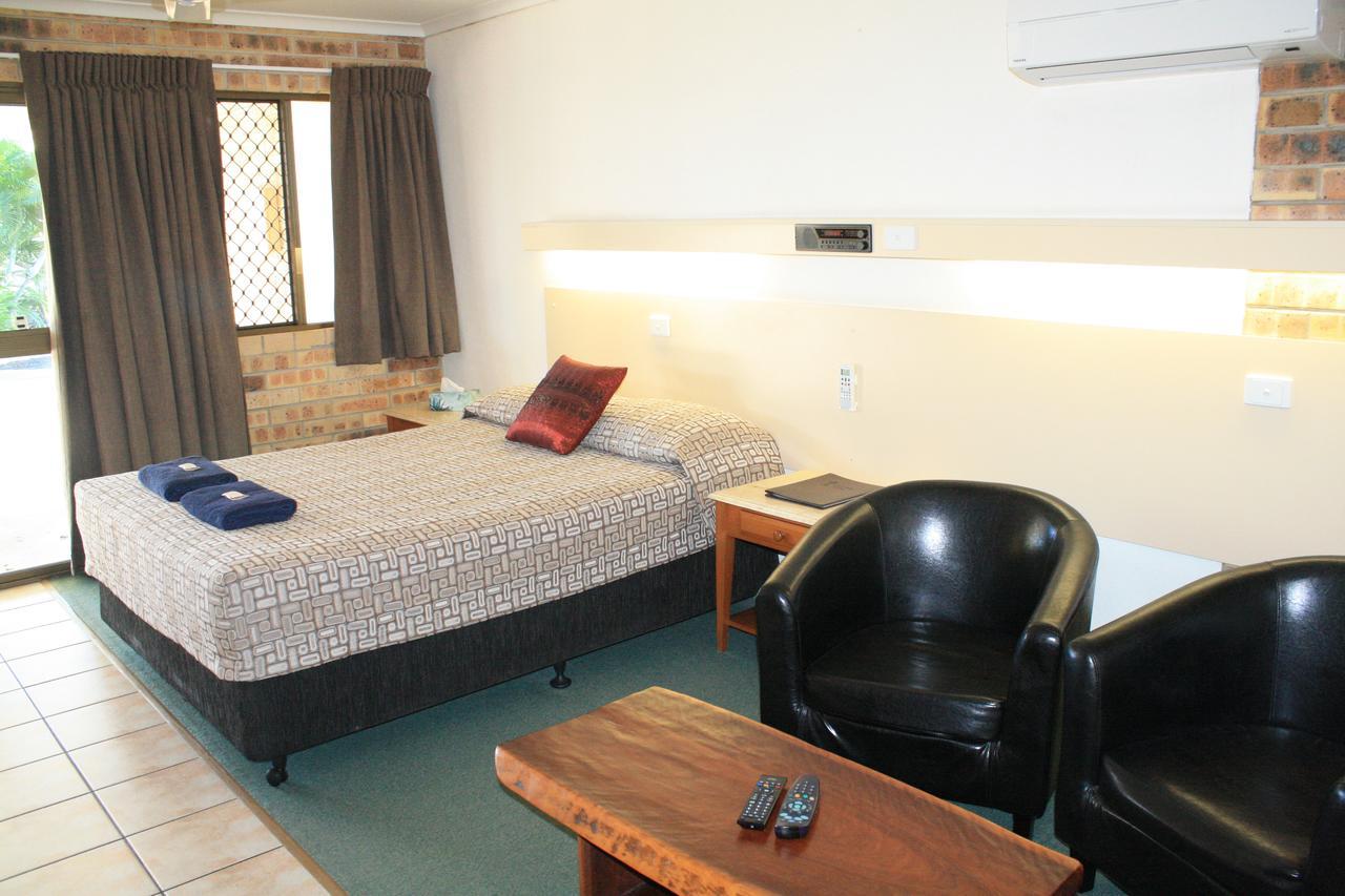 Central Motel Gin Gin Kültér fotó