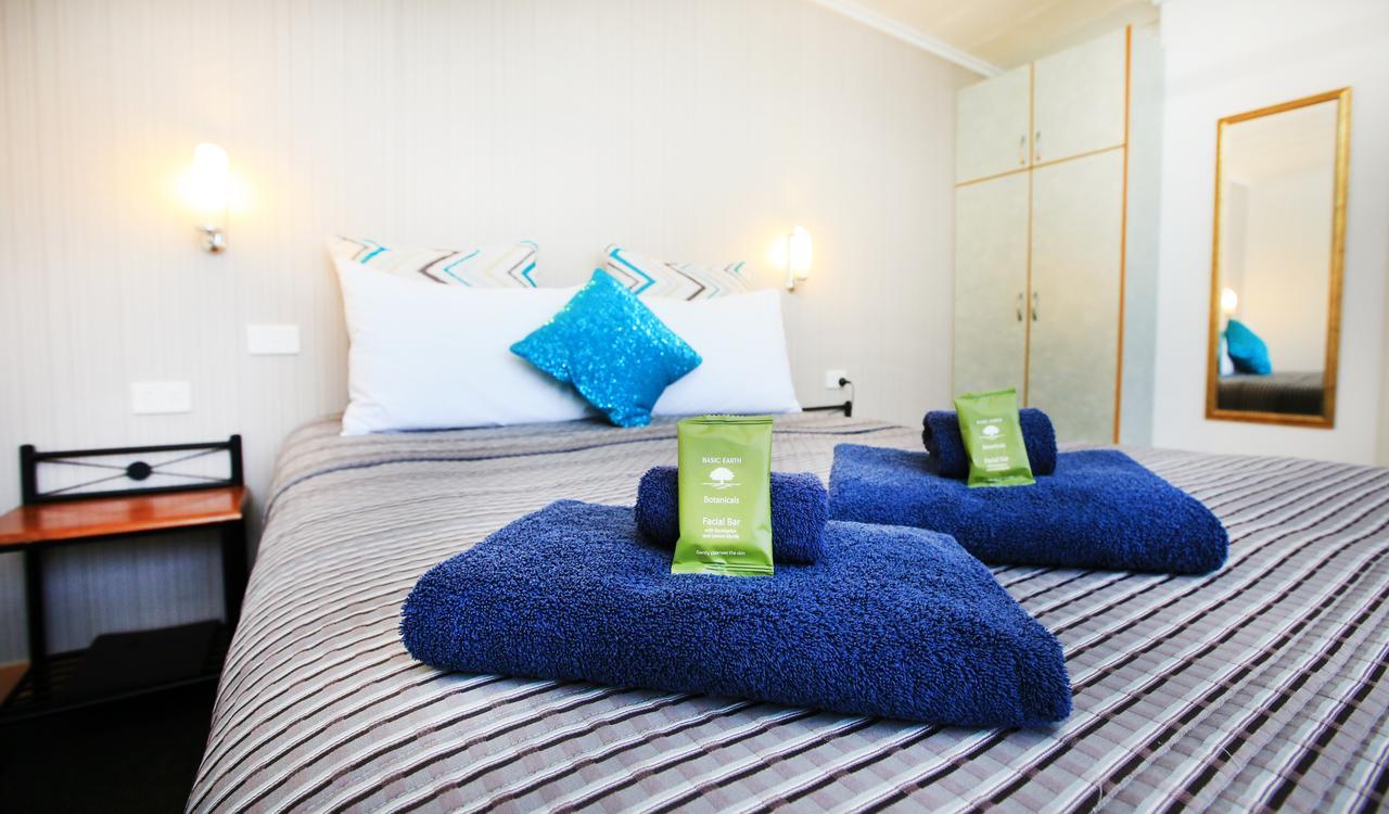 Central Motel Gin Gin Kültér fotó