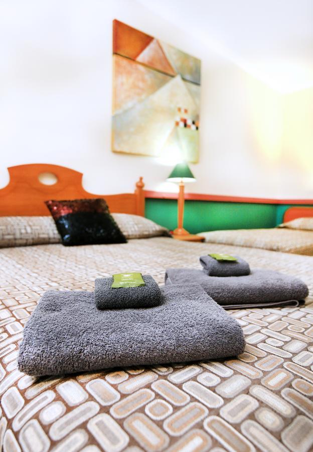Central Motel Gin Gin Kültér fotó