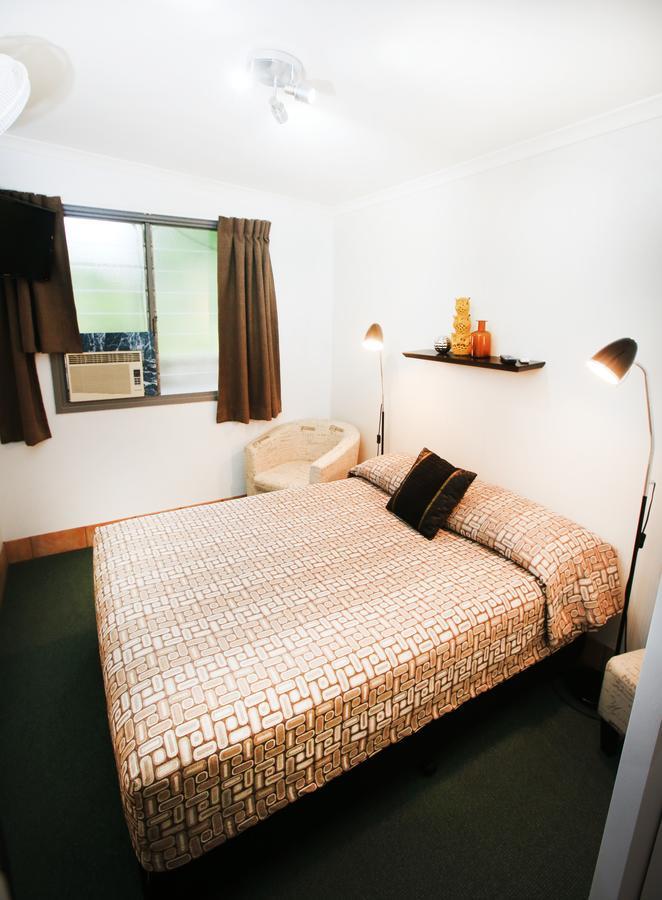 Central Motel Gin Gin Kültér fotó