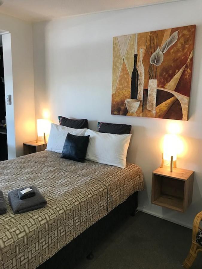 Central Motel Gin Gin Kültér fotó